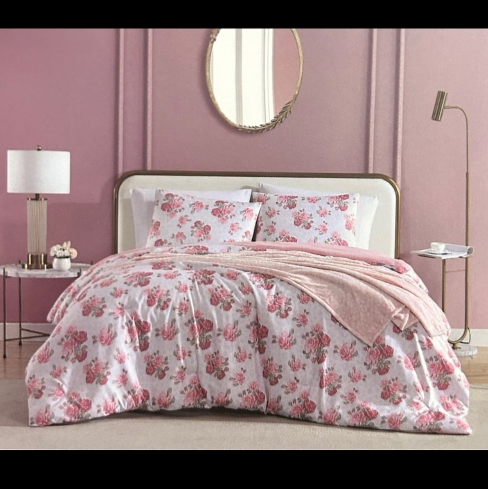 NEW • Betsey Johnson • Spring Floral Pink 4pc King Bedding Set Comforter + Throw